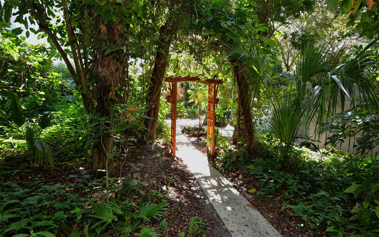 Image 29 of 35 For 1200 East Peppertree Lane  302