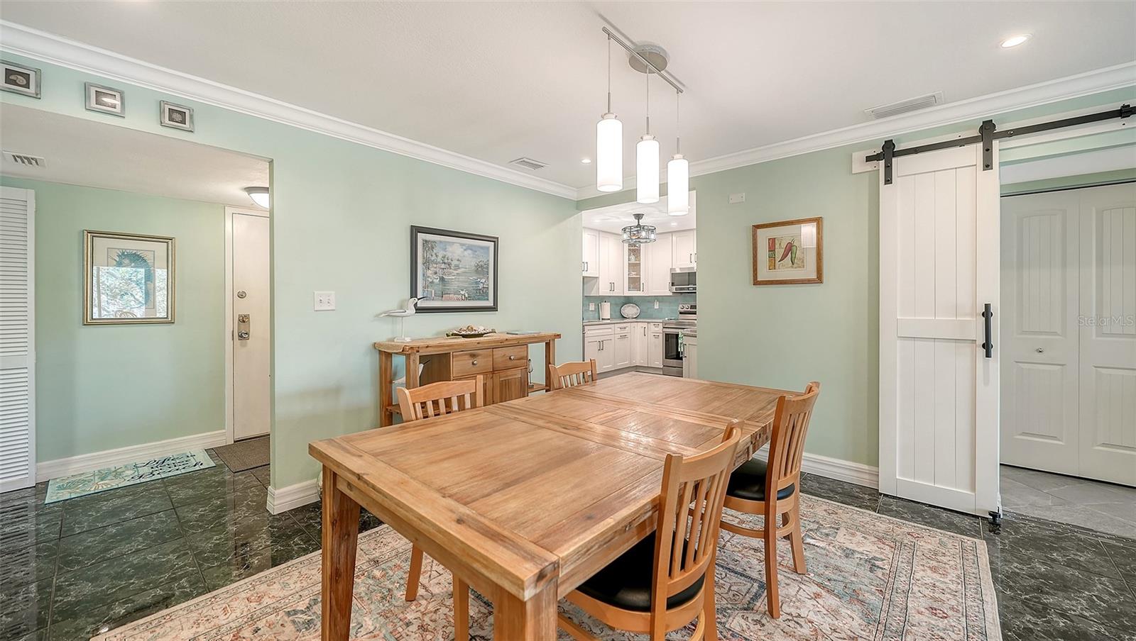 Image 7 of 35 For 1200 East Peppertree Lane  302