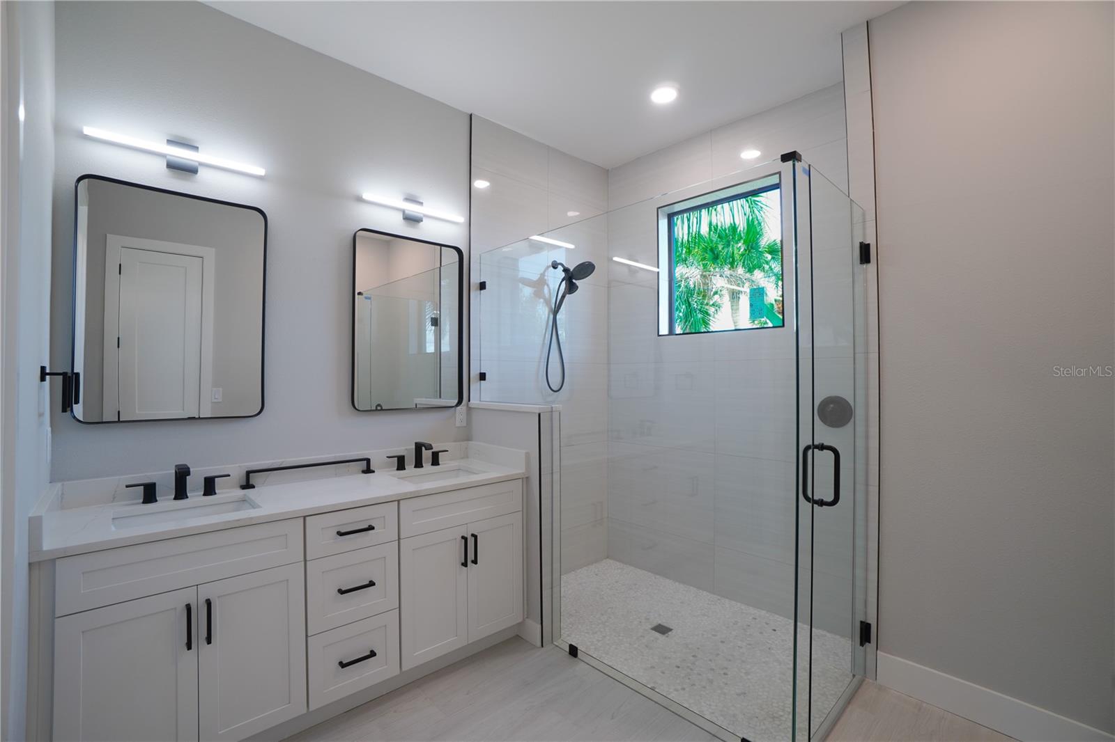 Image 28 of 50 For 1 White Marsh Road