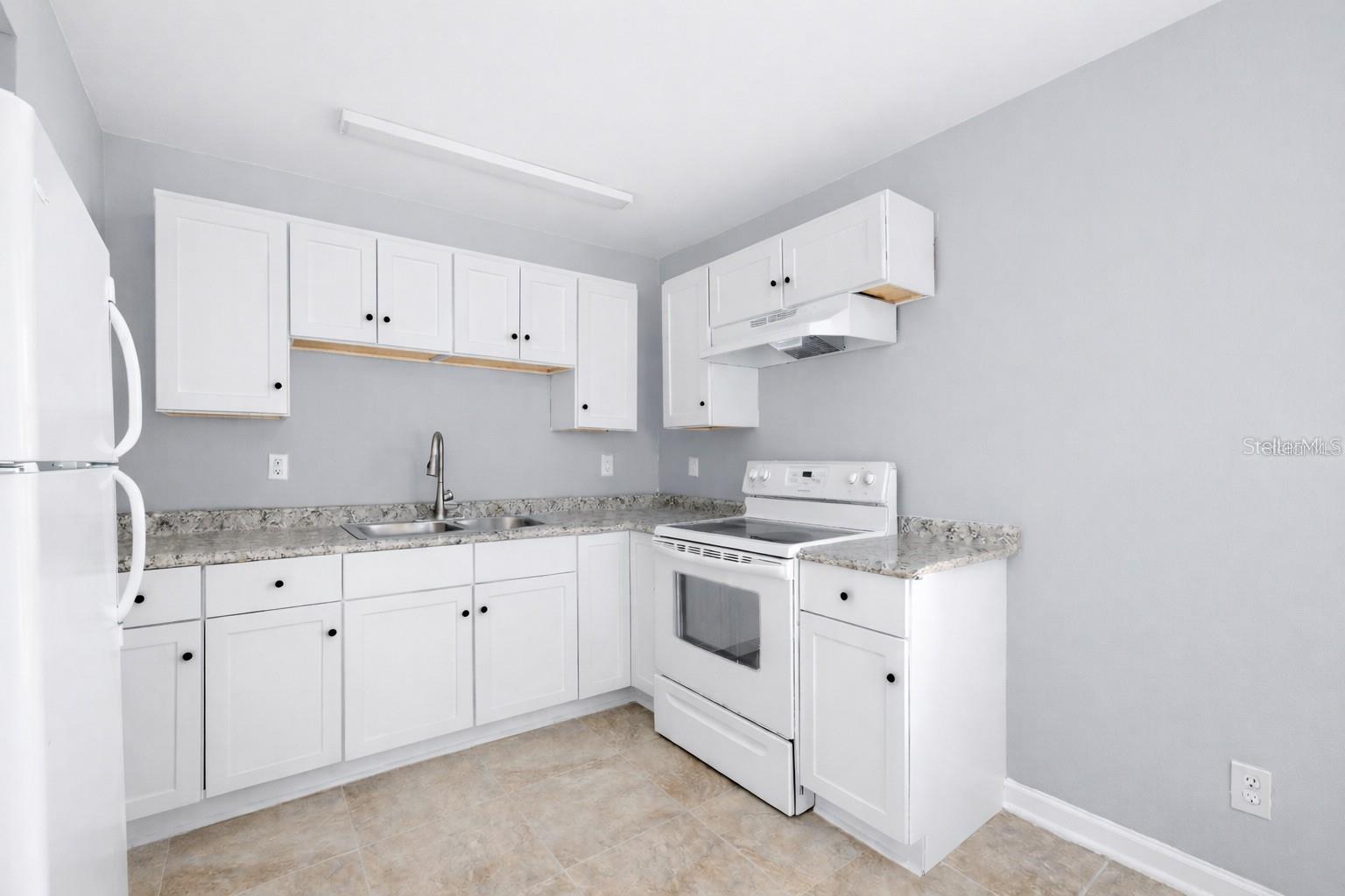 Image 2 of 6 For 1000 Transmitter Road