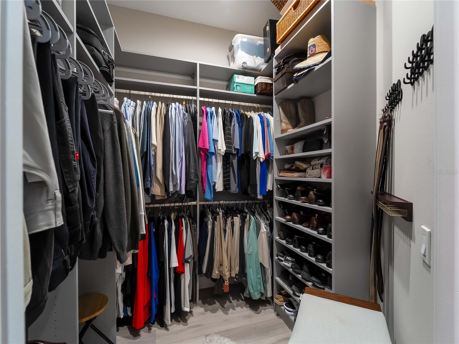 Image 21 of 58 For 8316 Abingdon Court