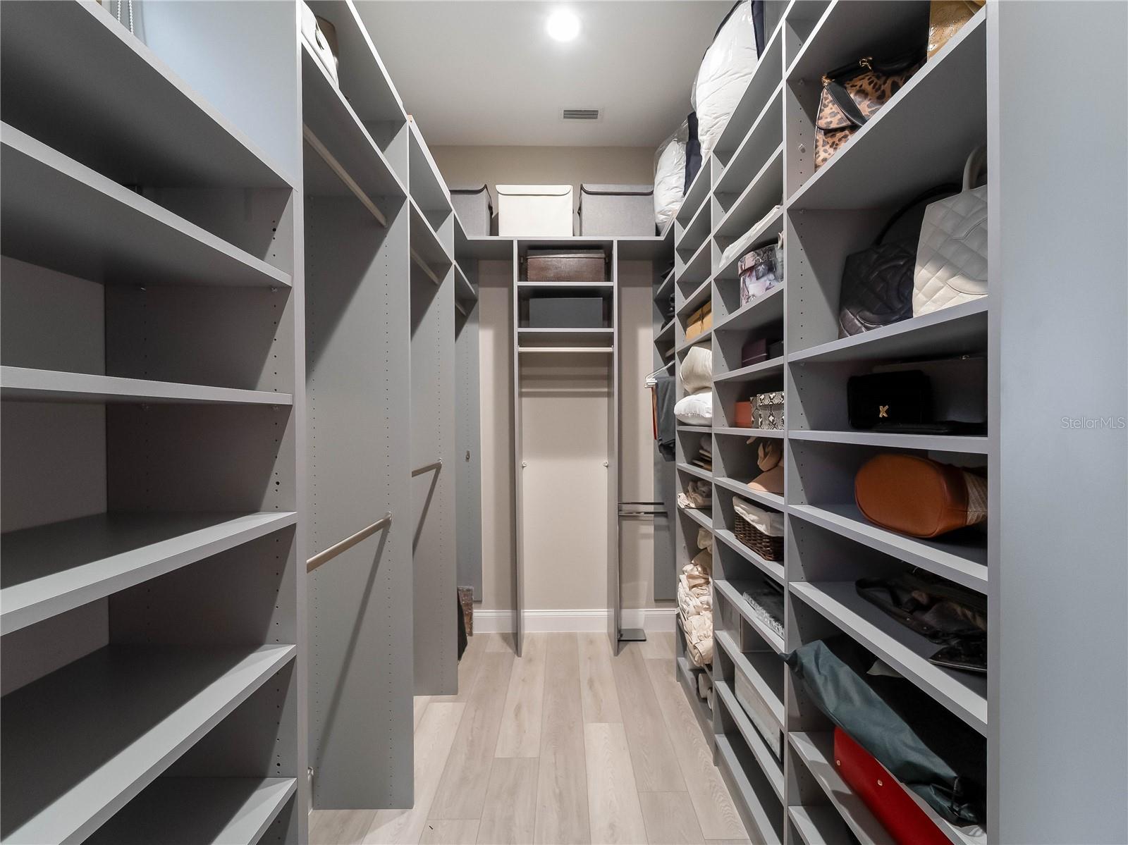 Image 23 of 58 For 8316 Abingdon Court