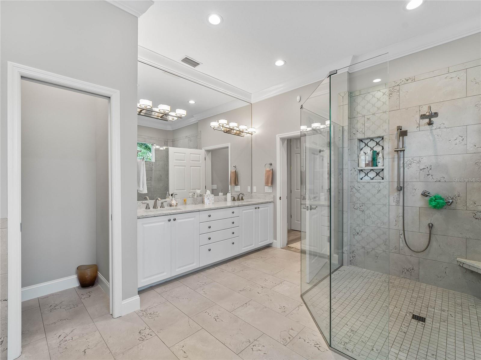 Image 28 of 58 For 8316 Abingdon Court