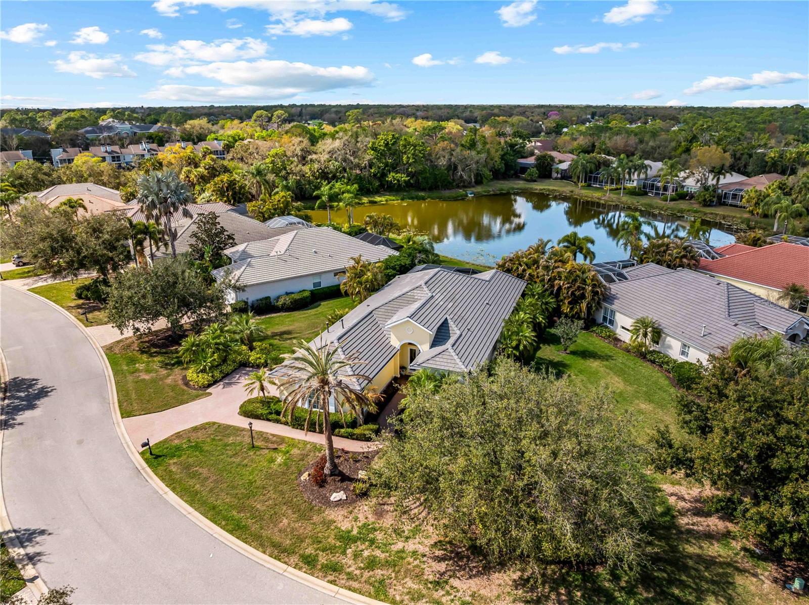 Image 4 of 58 For 8316 Abingdon Court