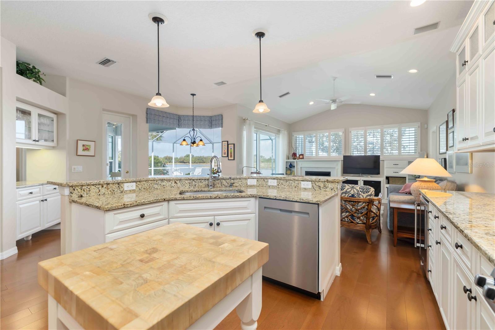 Image 11 of 45 For 5149 Far Oak Circle