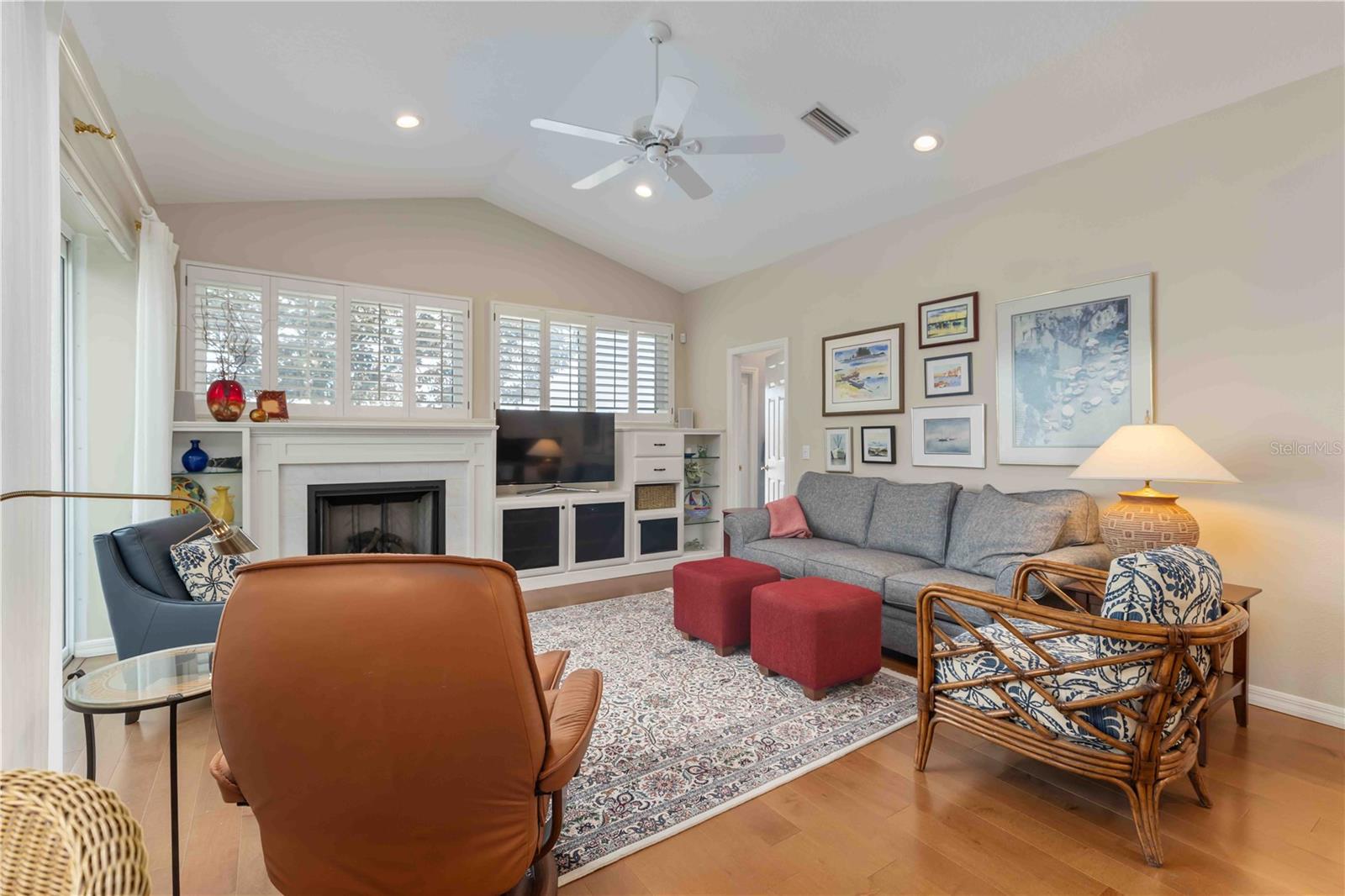 Image 14 of 45 For 5149 Far Oak Circle