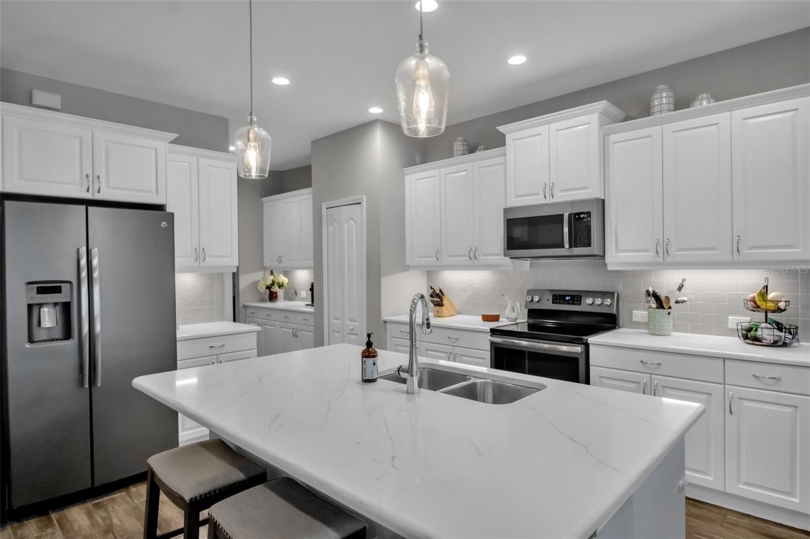 Image 10 of 49 For 7798 Ridgelake Circle