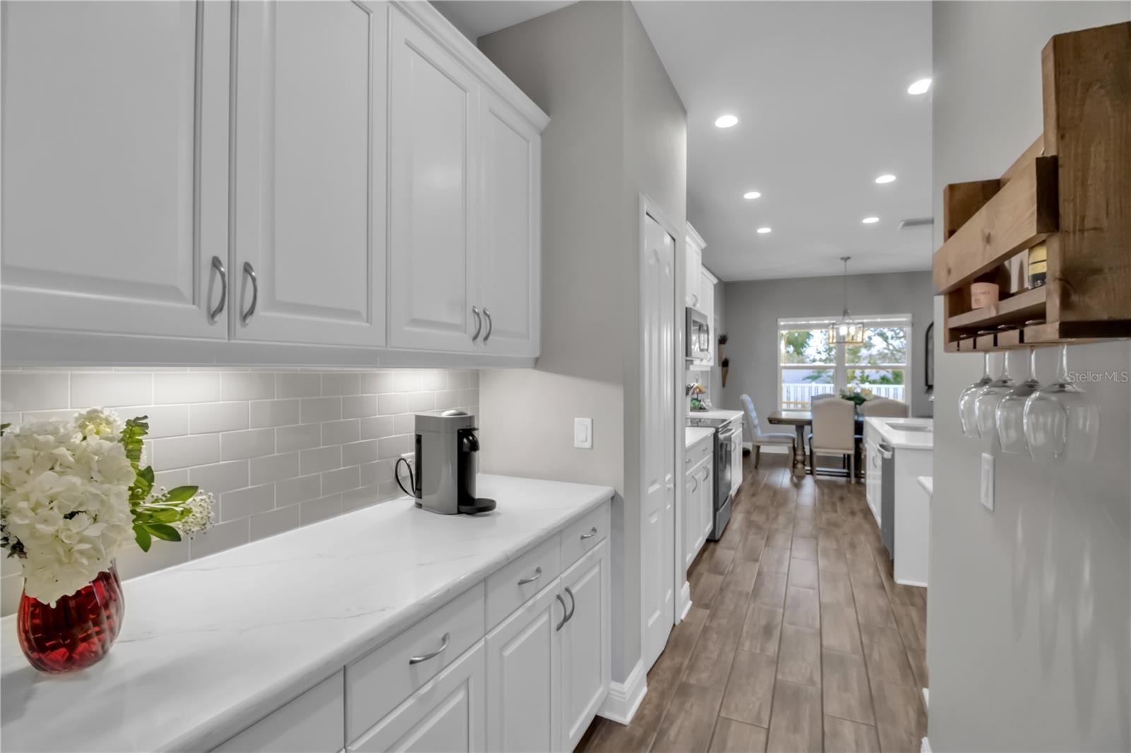 Image 11 of 49 For 7798 Ridgelake Circle