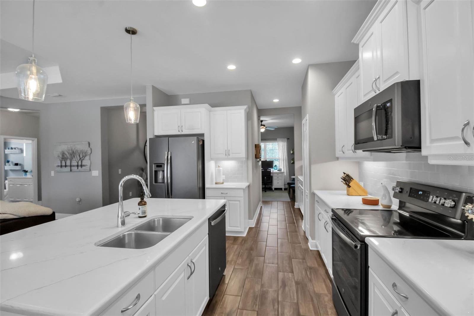 Image 12 of 49 For 7798 Ridgelake Circle