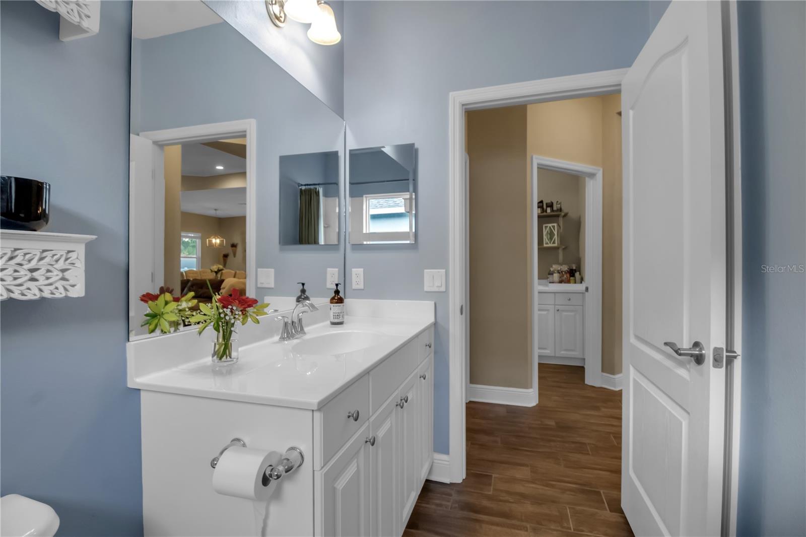 Image 27 of 49 For 7798 Ridgelake Circle