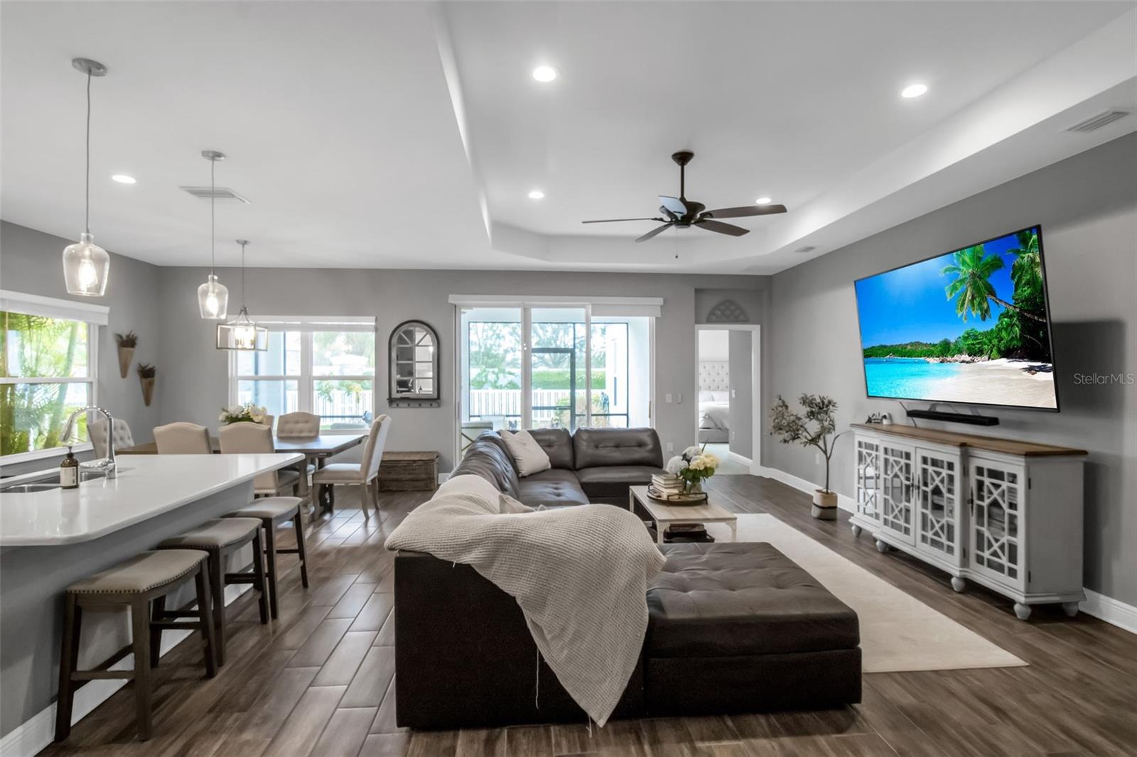 Image 6 of 49 For 7798 Ridgelake Circle