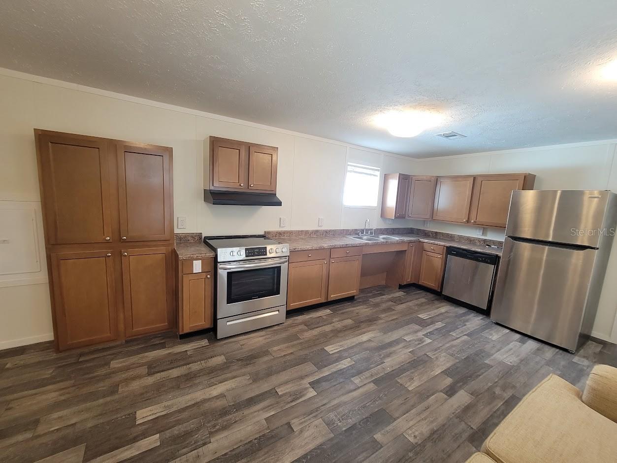 Image 10 of 48 For 5700 Holiday Park Boulevard