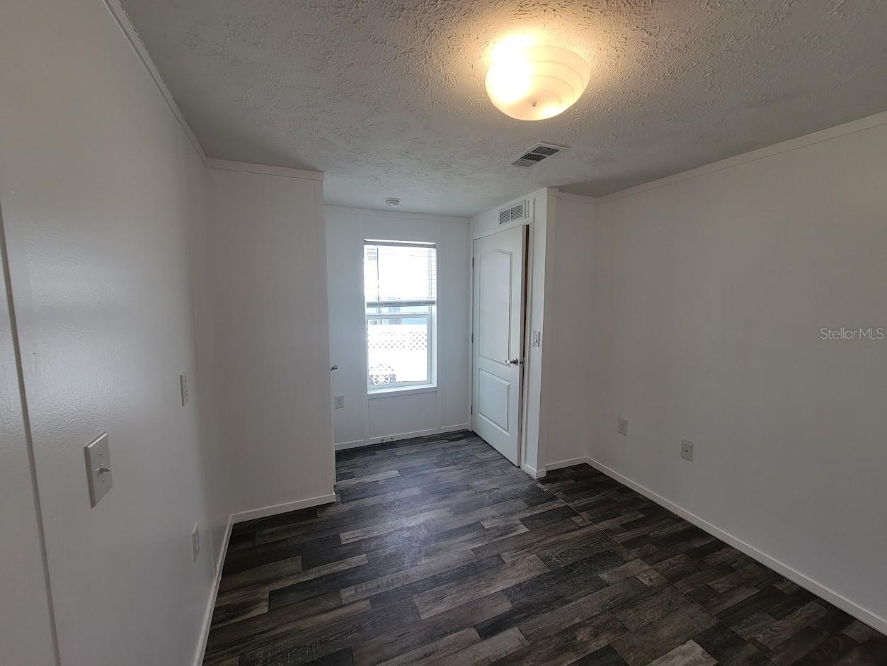 Image 15 of 48 For 5700 Holiday Park Boulevard