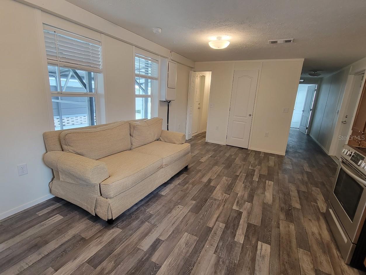 Image 4 of 48 For 5700 Holiday Park Boulevard