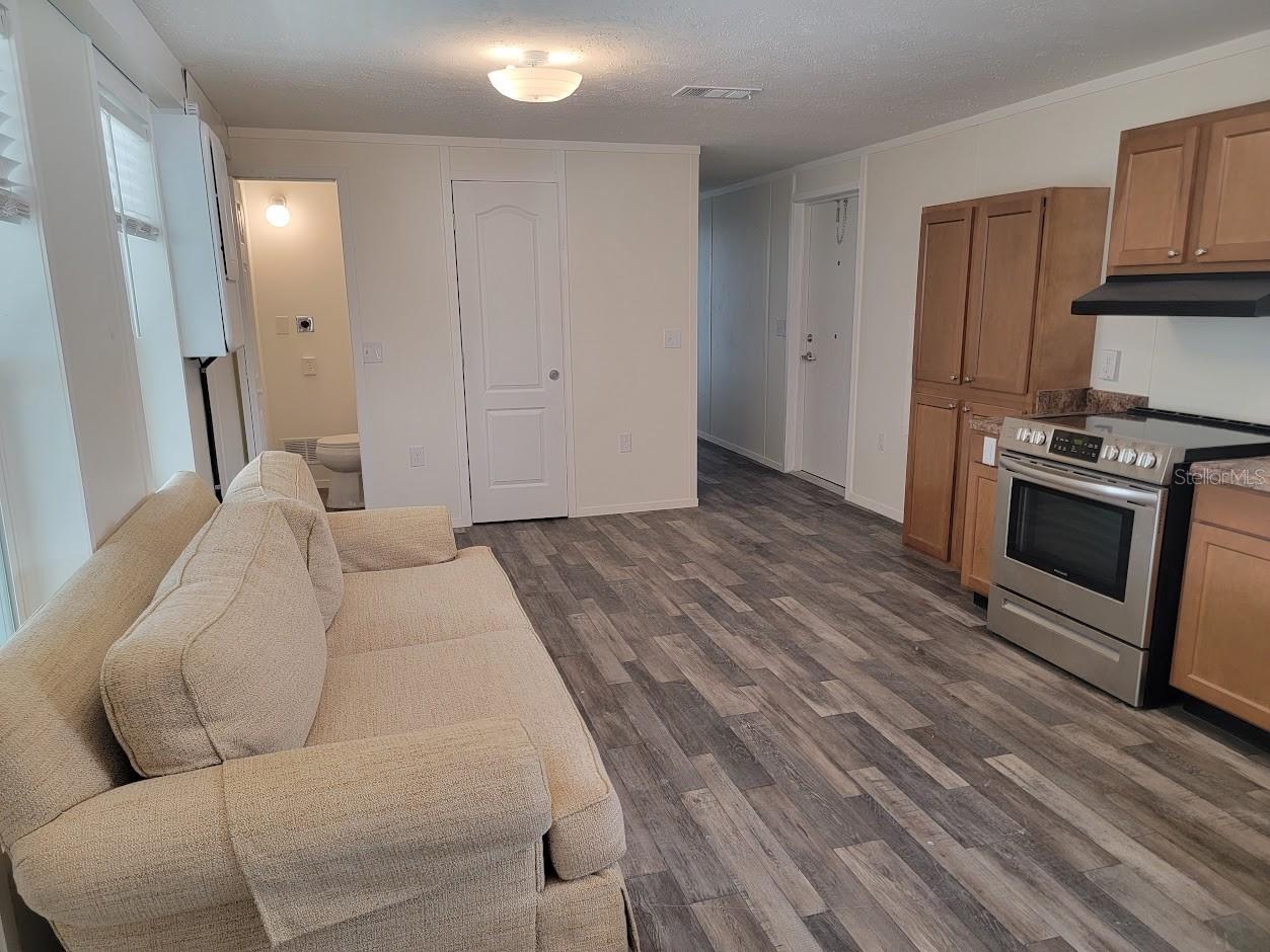 Image 8 of 48 For 5700 Holiday Park Boulevard