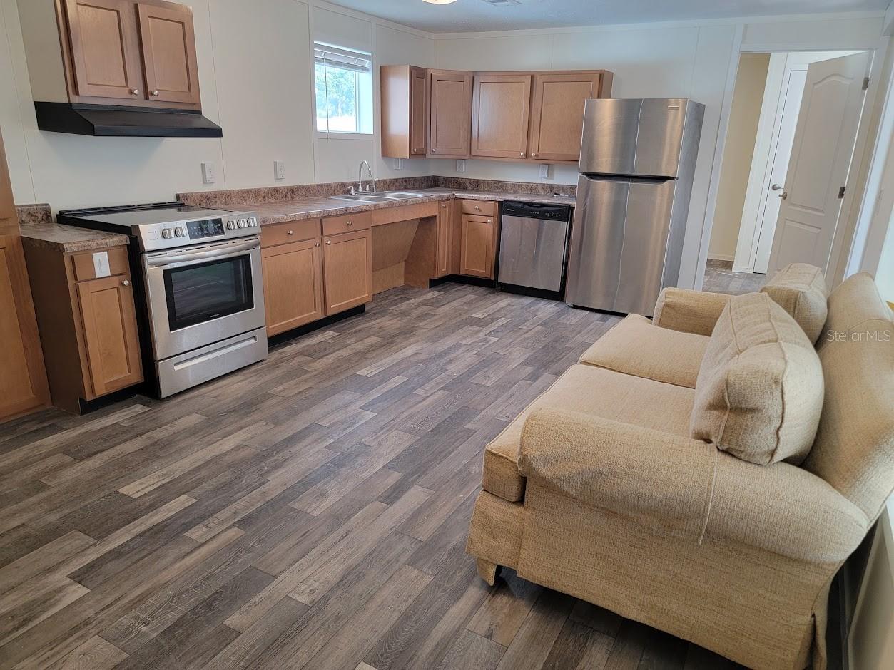 Image 9 of 48 For 5700 Holiday Park Boulevard