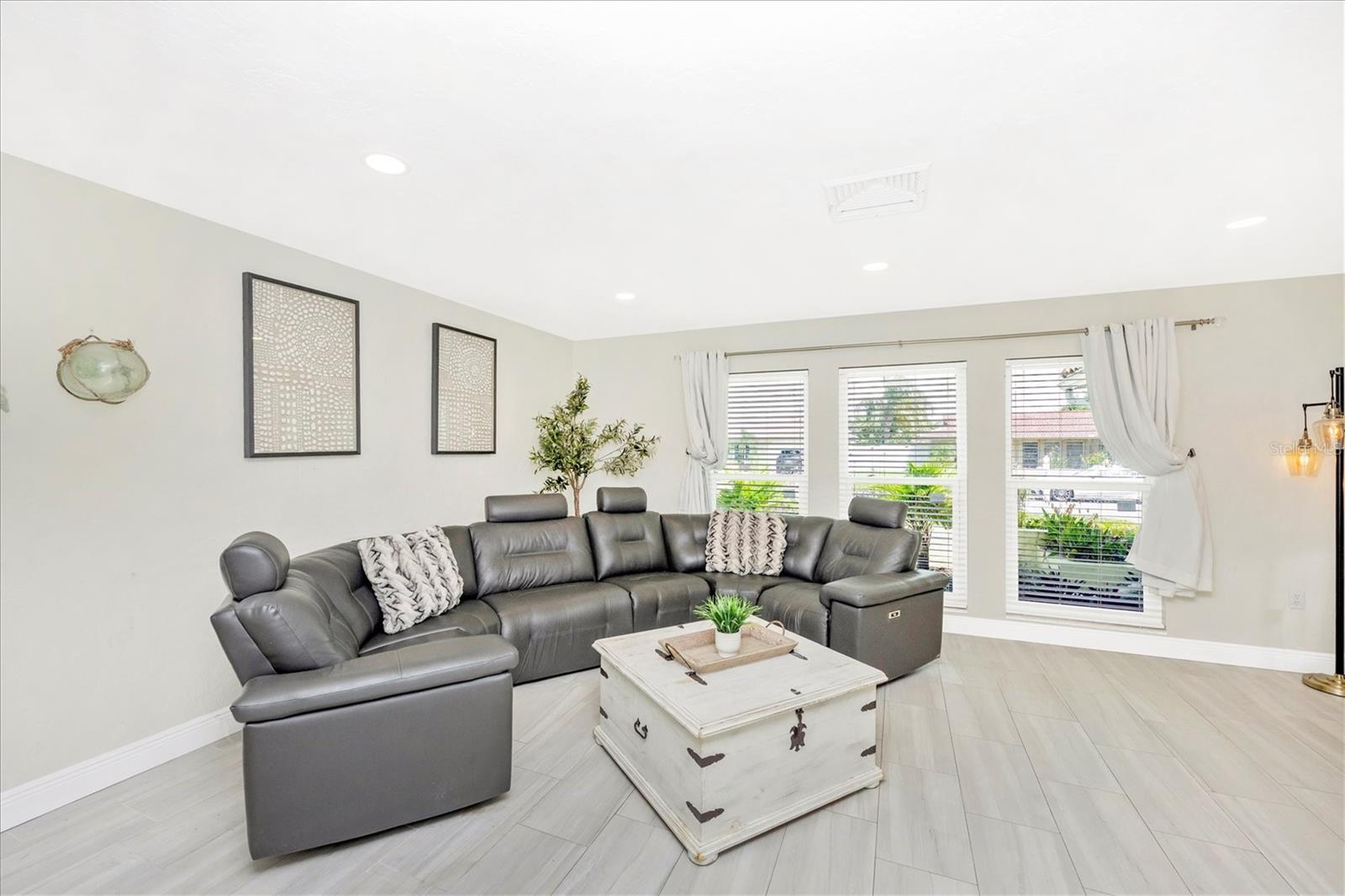 Image 10 of 54 For 2920 Captiva Drive