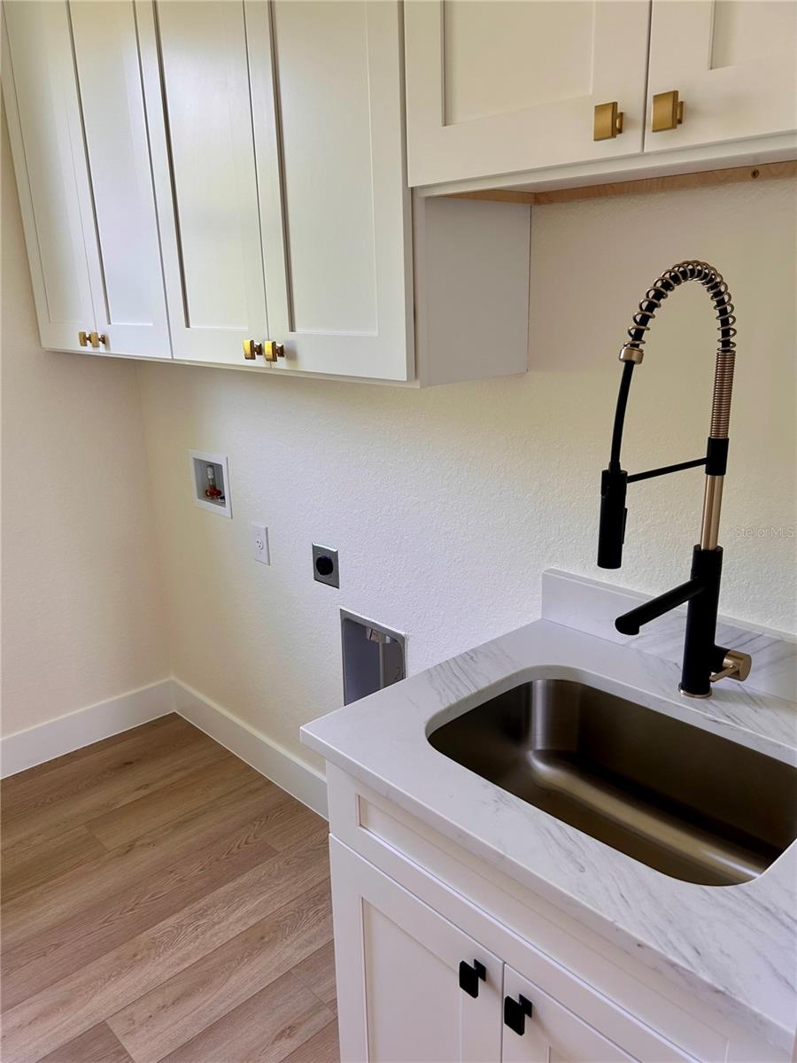 Image 18 of 24 For 309 Sunset Road