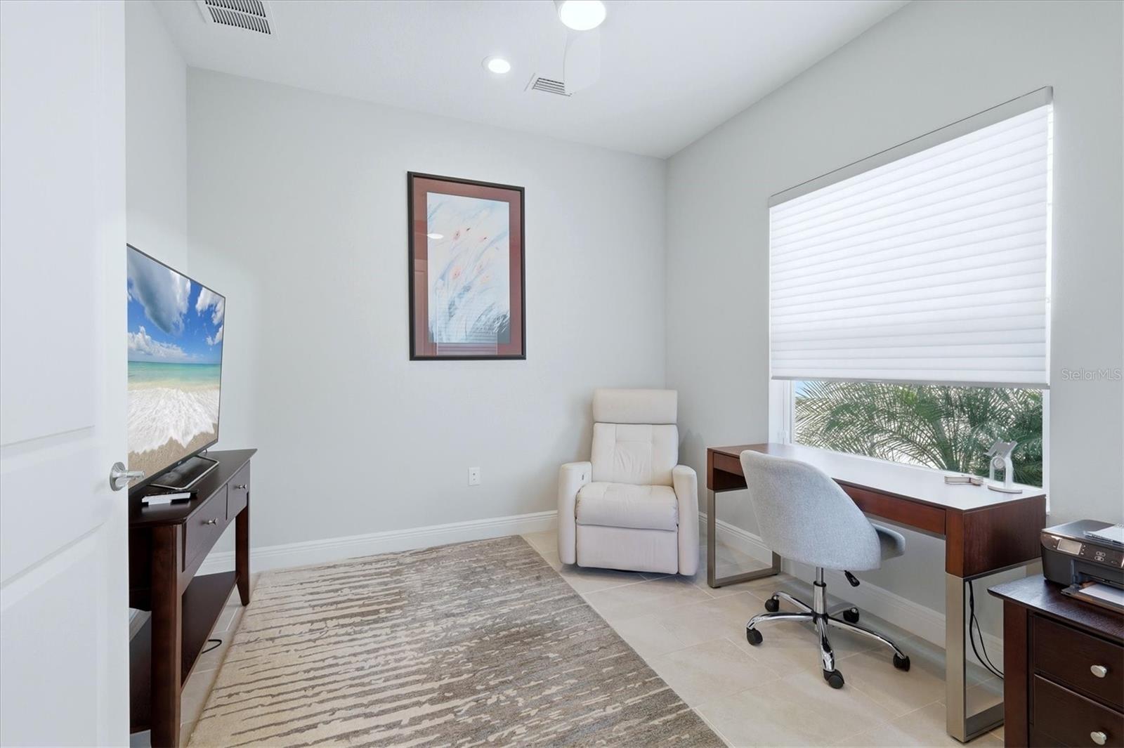 Image 11 of 77 For 10117 Spruce River Way