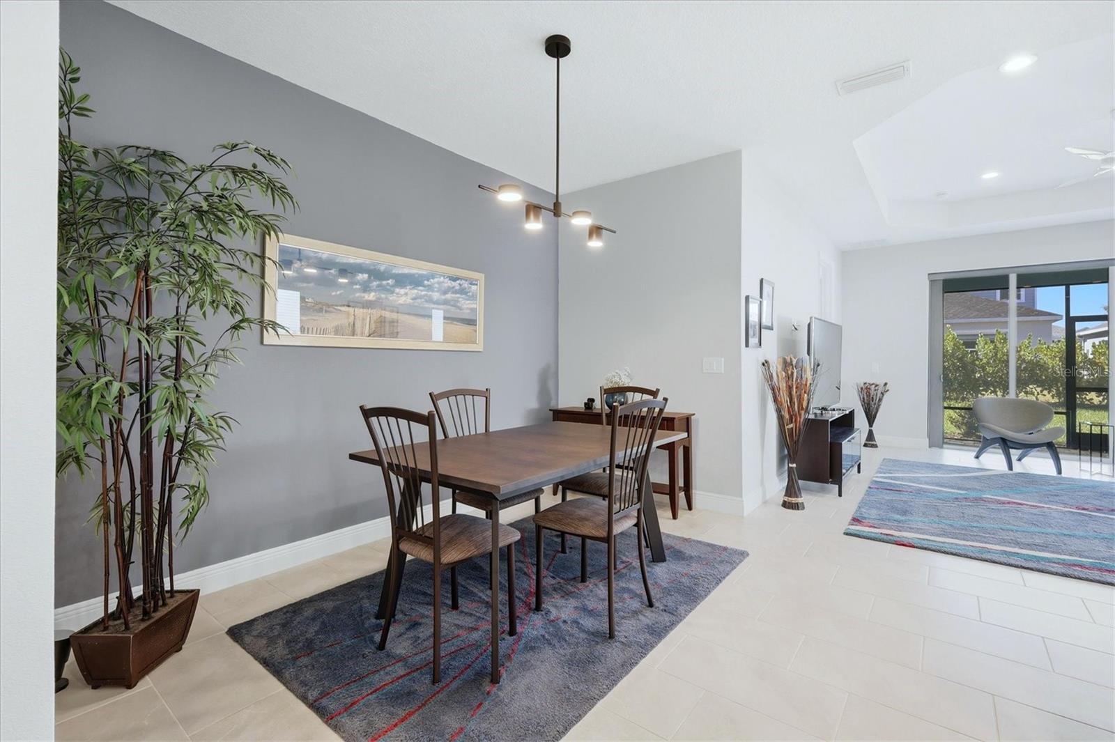 Image 14 of 77 For 10117 Spruce River Way