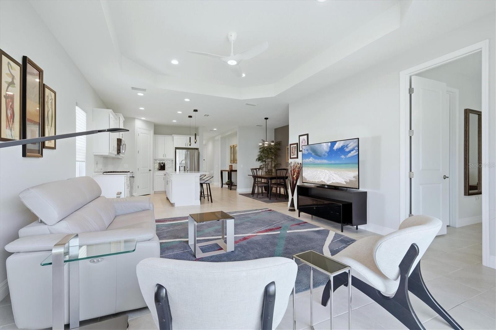 Image 20 of 77 For 10117 Spruce River Way