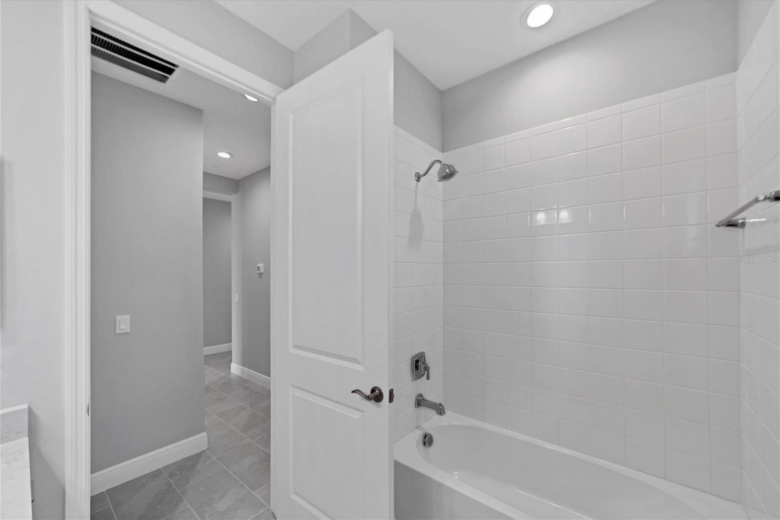 Image 34 of 77 For 10117 Spruce River Way