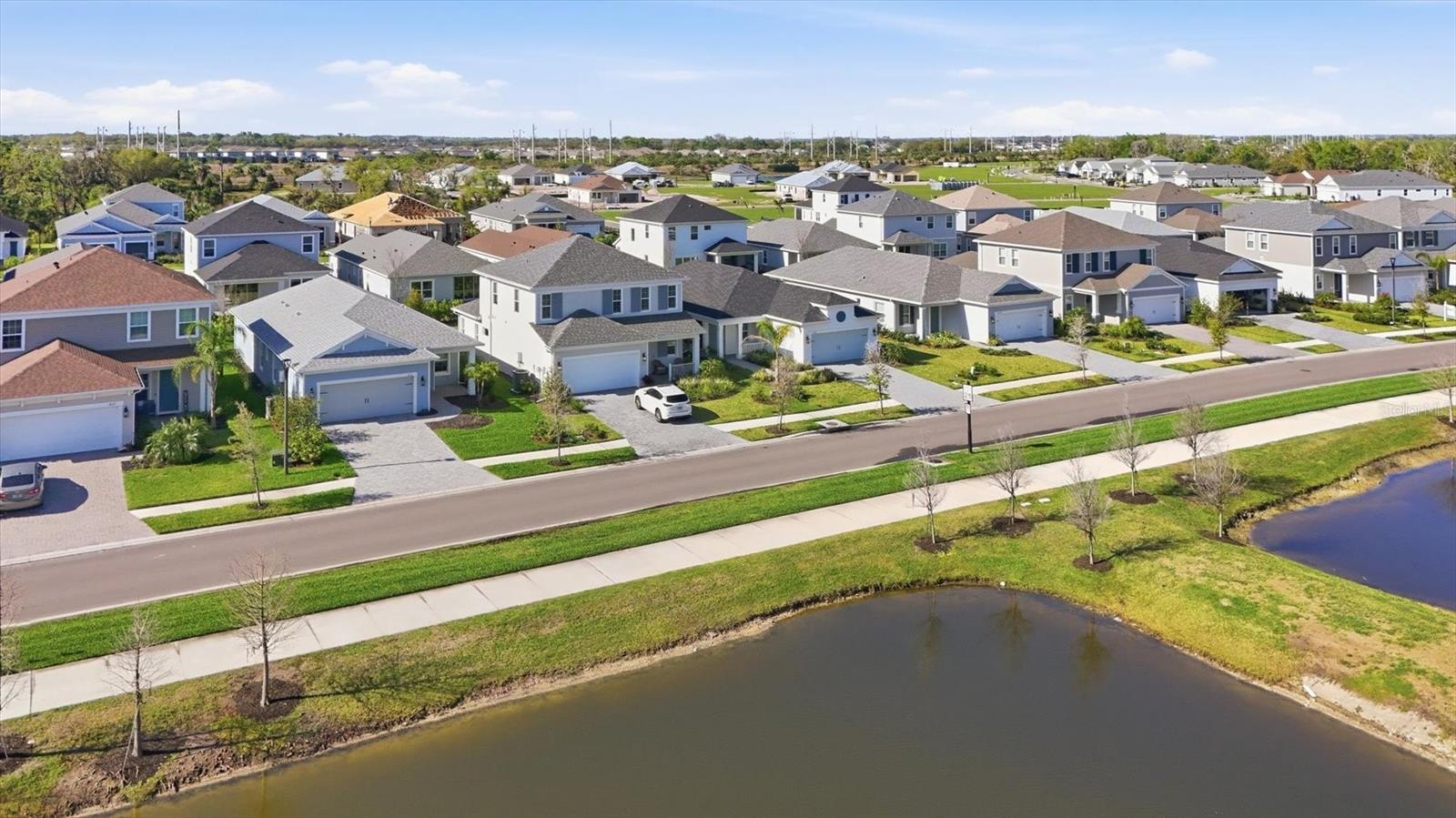 Image 4 of 77 For 10117 Spruce River Way