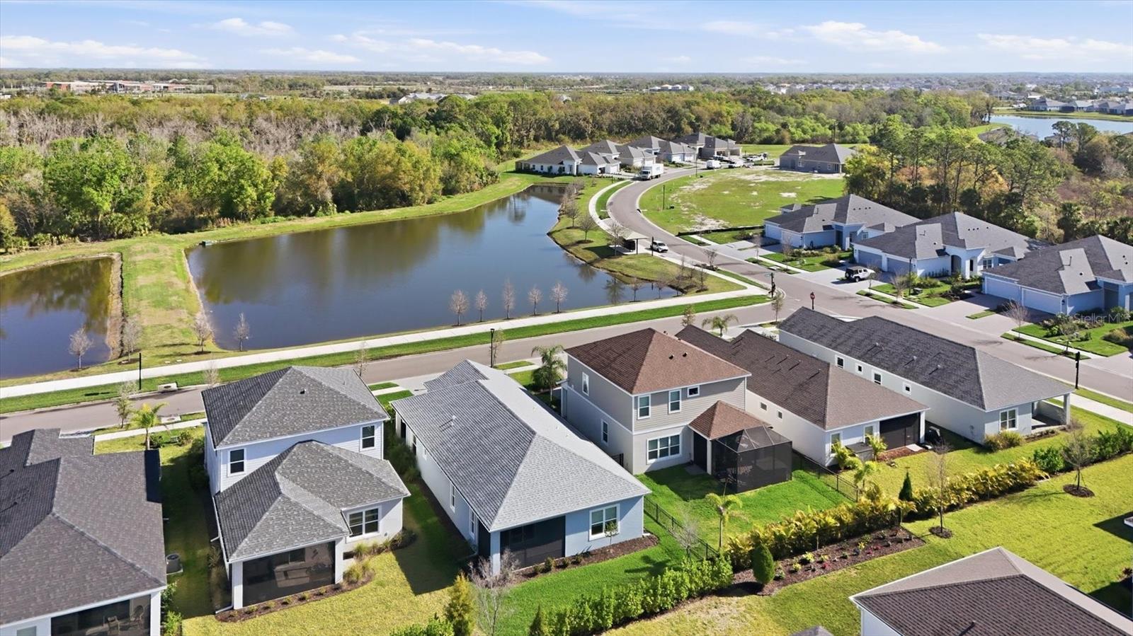 Image 42 of 77 For 10117 Spruce River Way