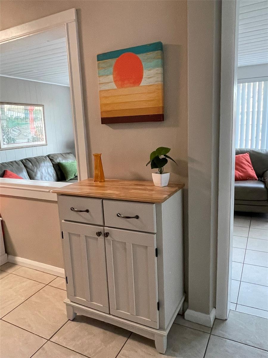 Image 12 of 75 For 828 Tuttle Avenue