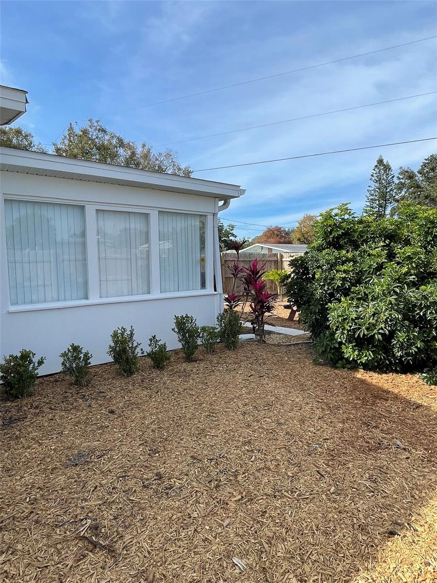 Image 3 of 75 For 828 Tuttle Avenue