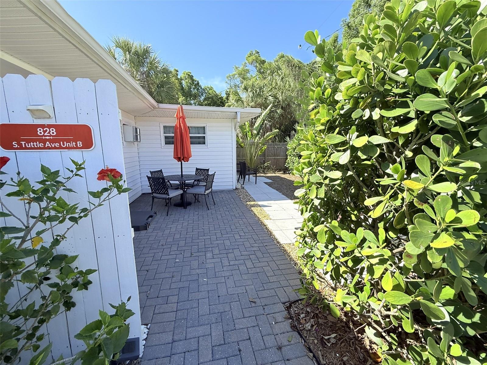 Image 40 of 75 For 828 Tuttle Avenue