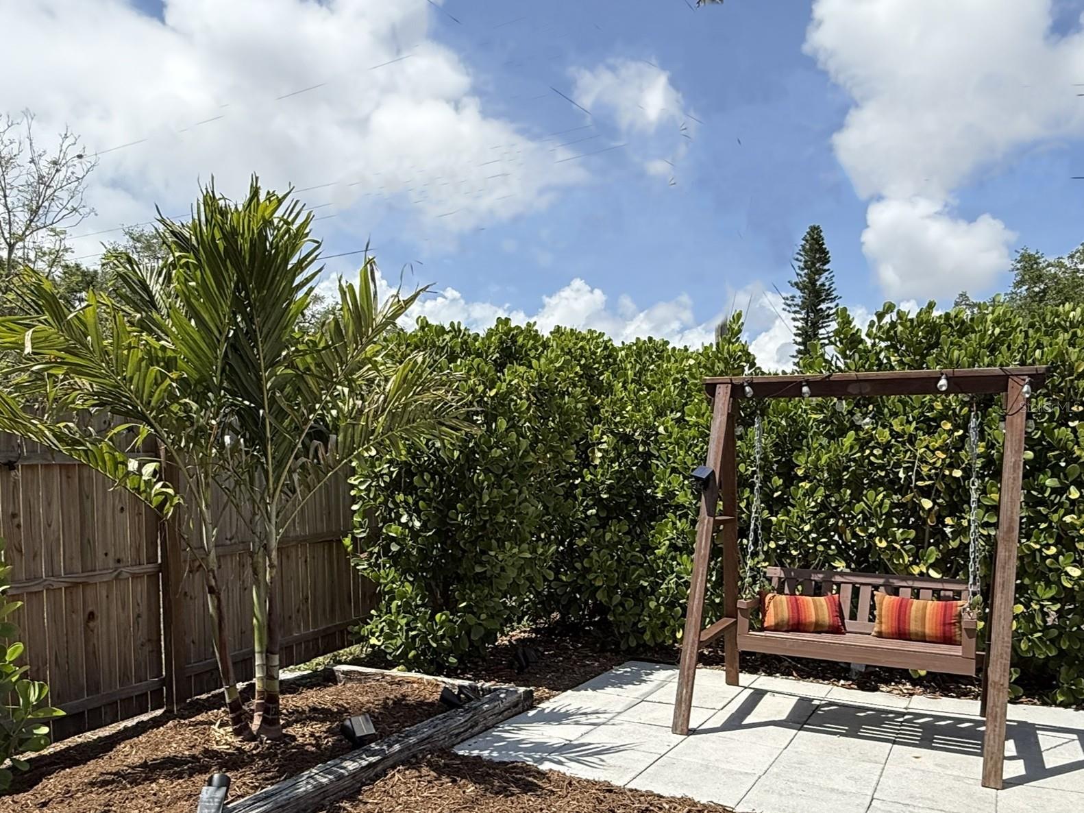 Image 44 of 75 For 828 Tuttle Avenue