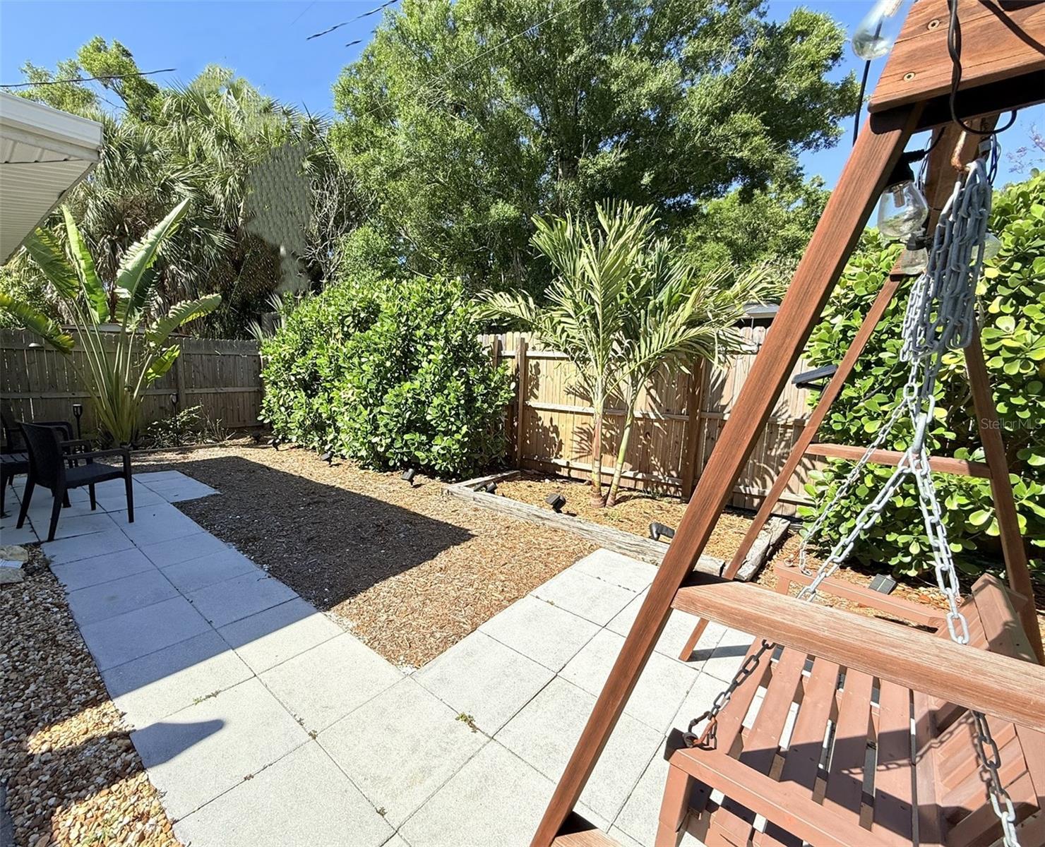 Image 45 of 75 For 828 Tuttle Avenue