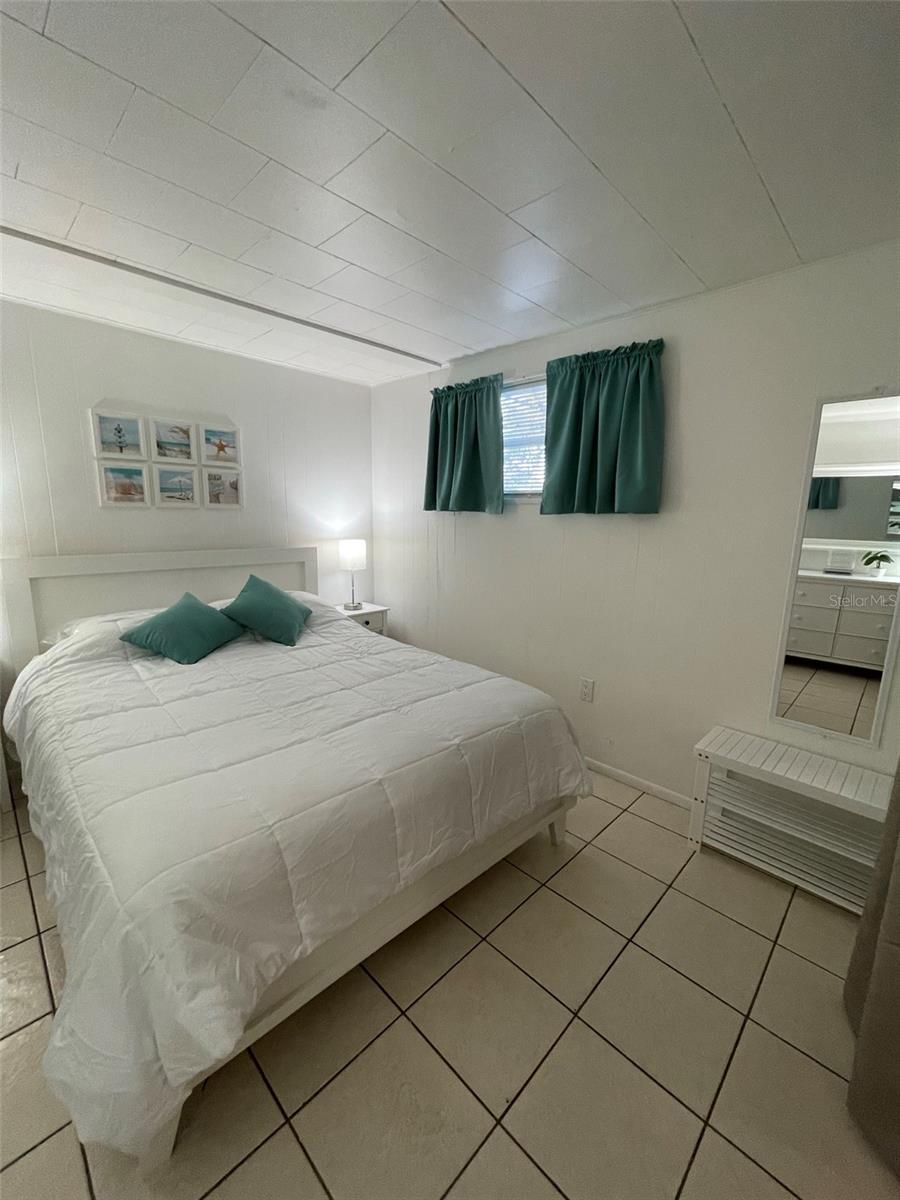 Image 59 of 75 For 828 Tuttle Avenue