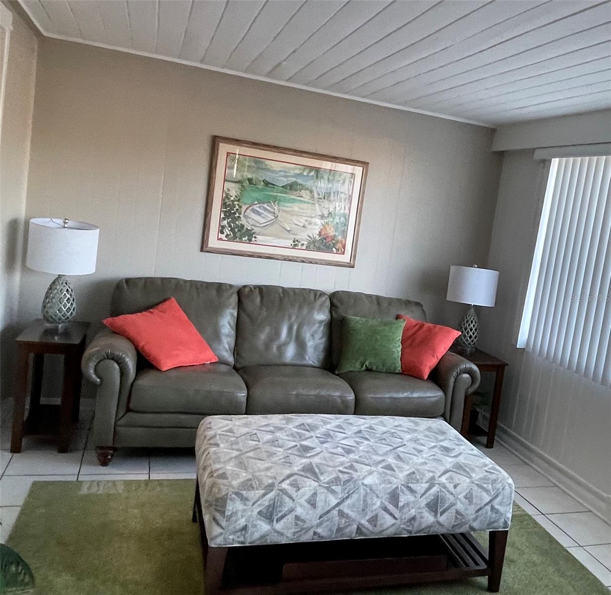 Image 6 of 75 For 828 Tuttle Avenue