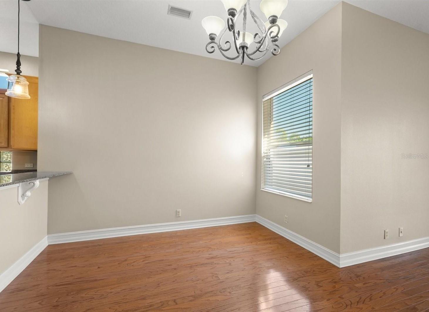 Image 10 of 47 For 312 11th Avenue E