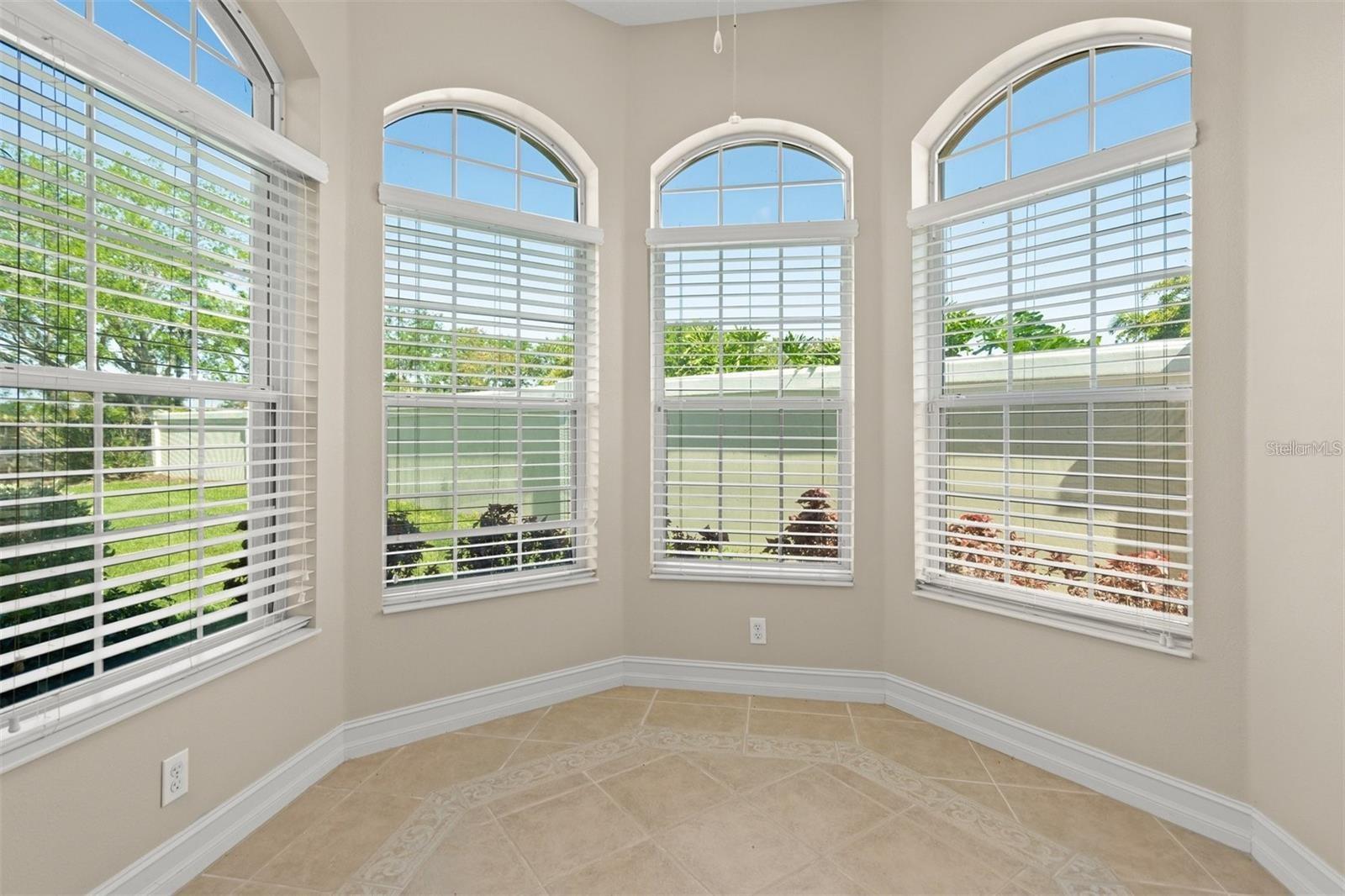 Image 12 of 47 For 312 11th Avenue E