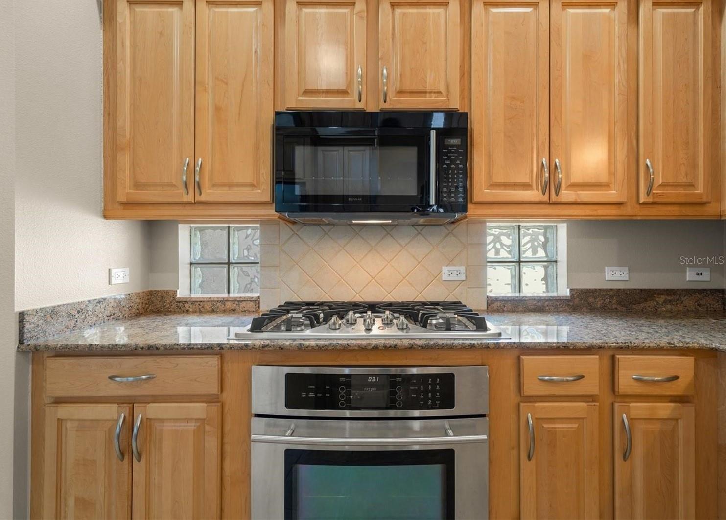 Image 15 of 47 For 312 11th Avenue E