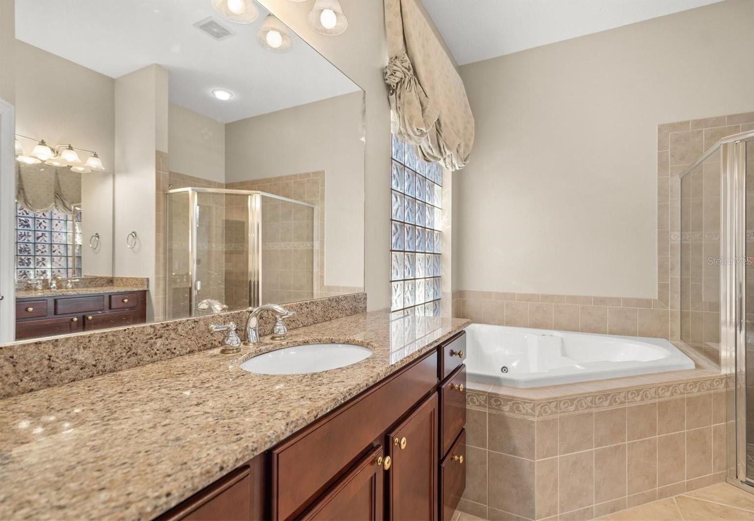 Image 26 of 47 For 312 11th Avenue E