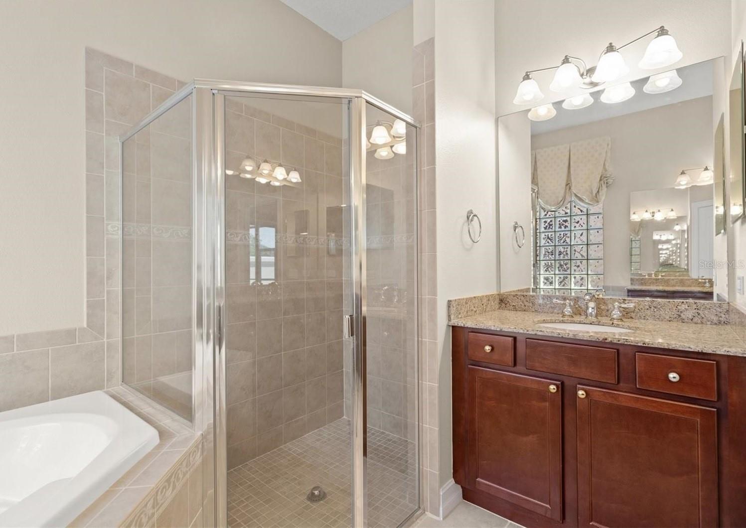 Image 27 of 47 For 312 11th Avenue E