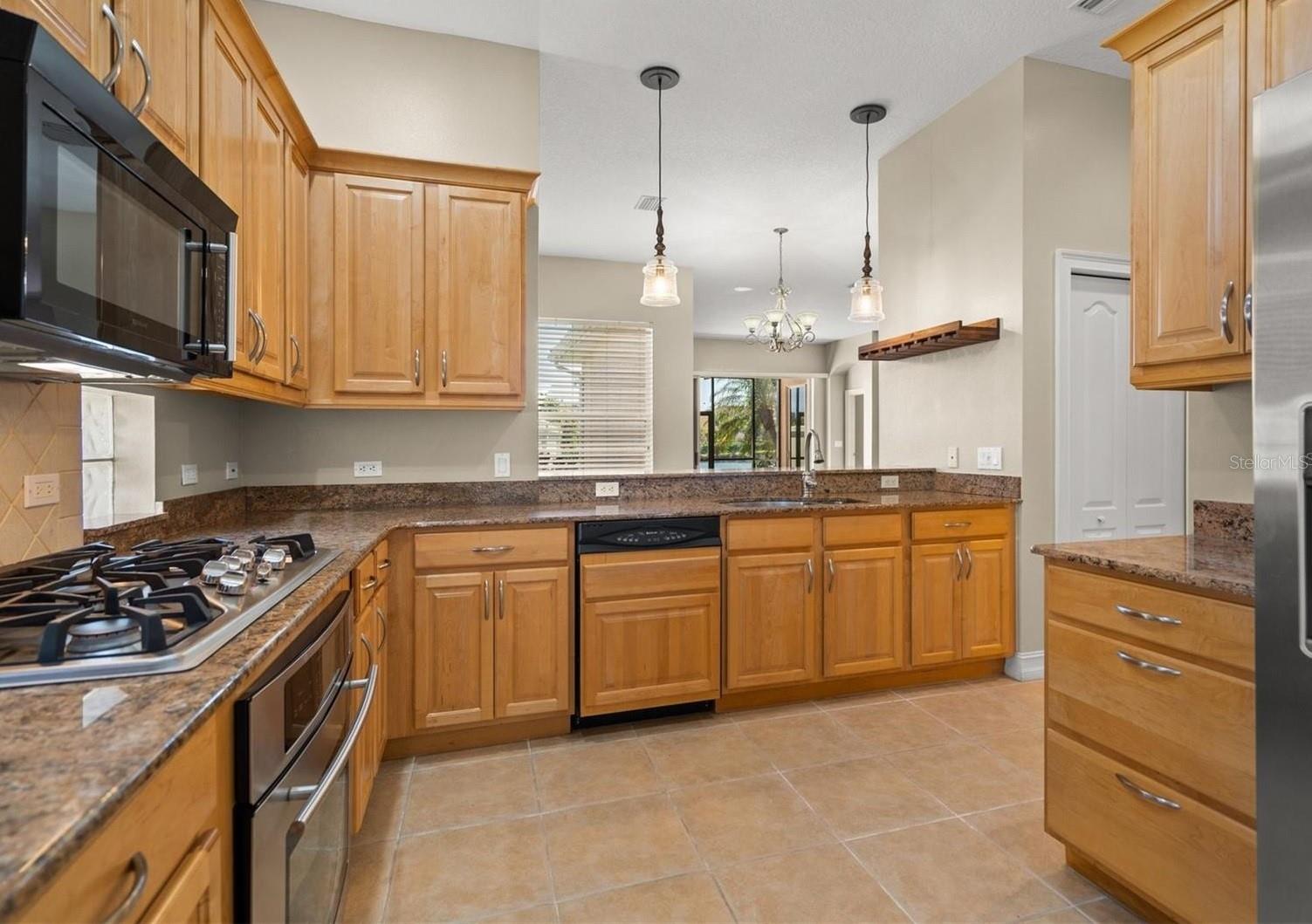 Image 4 of 47 For 312 11th Avenue E