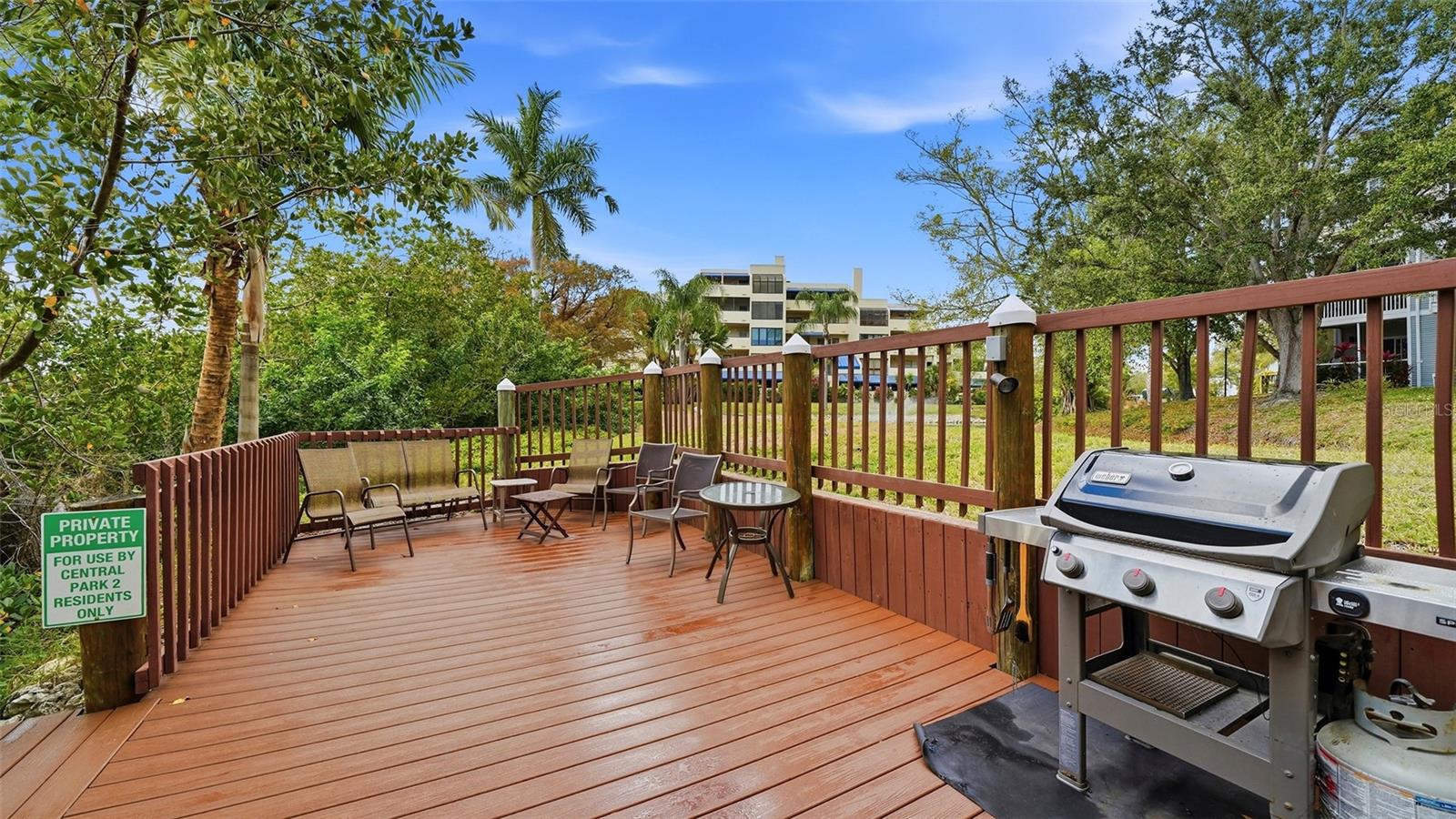 Image 24 of 43 For 850 Tamiami Trail 521