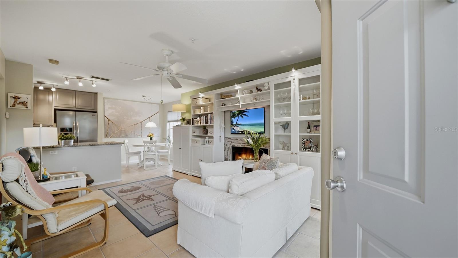 Image 4 of 43 For 850 Tamiami Trail 521