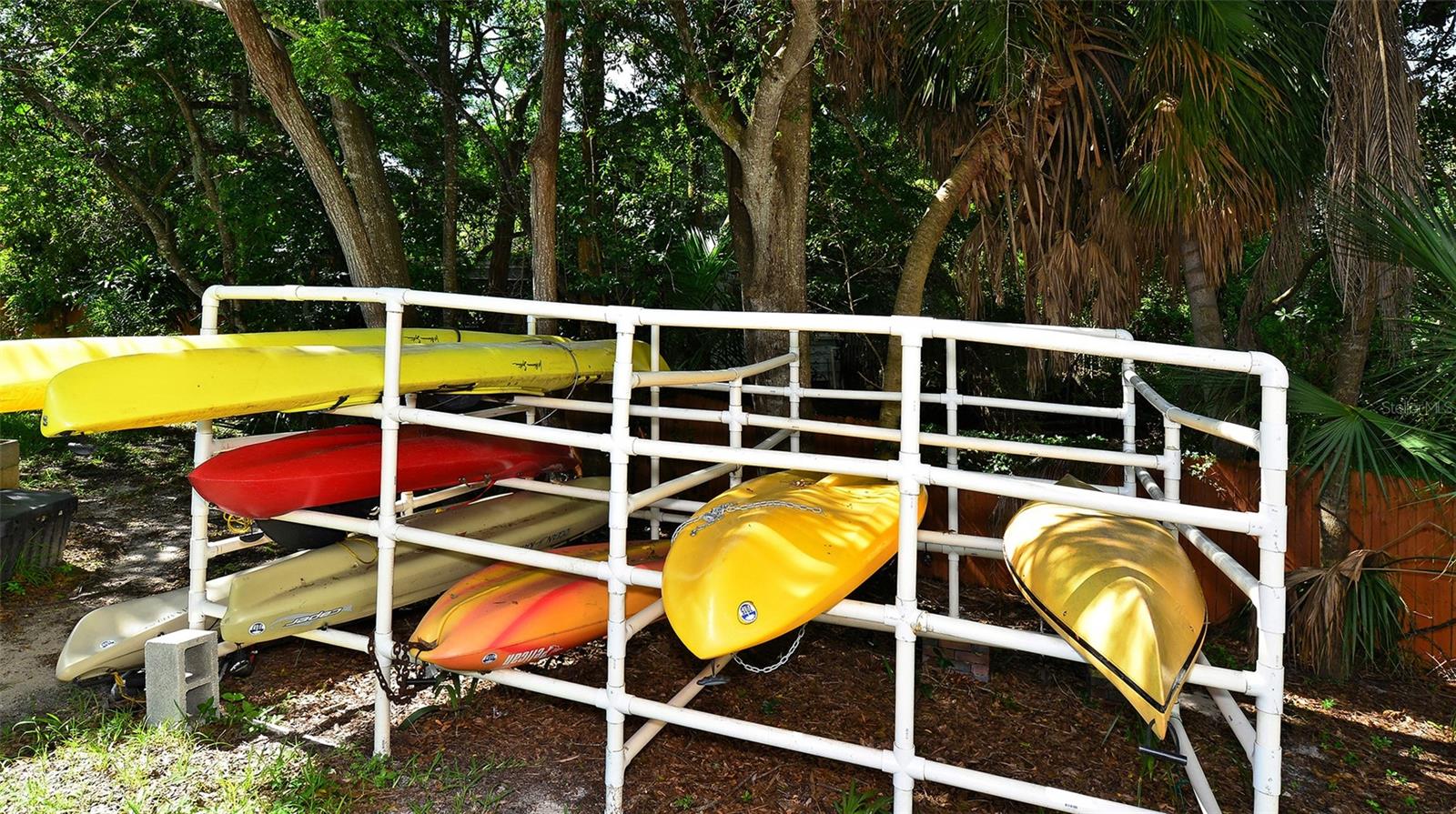 Image 42 of 43 For 850 Tamiami Trail 521