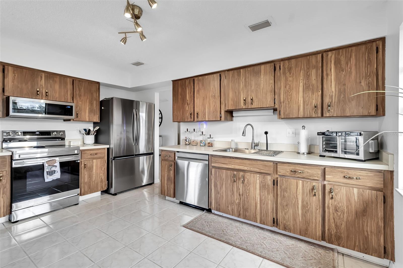 Image 18 of 48 For 1602 Dower Way