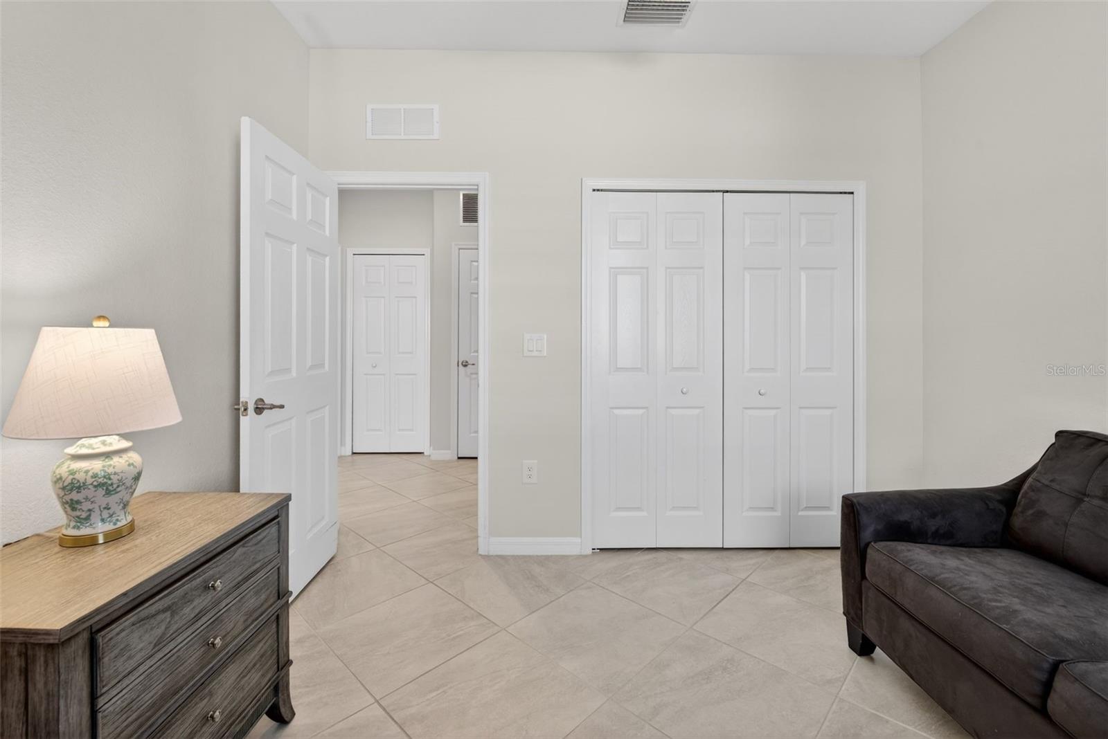 Image 19 of 34 For 17757 Woodland Court