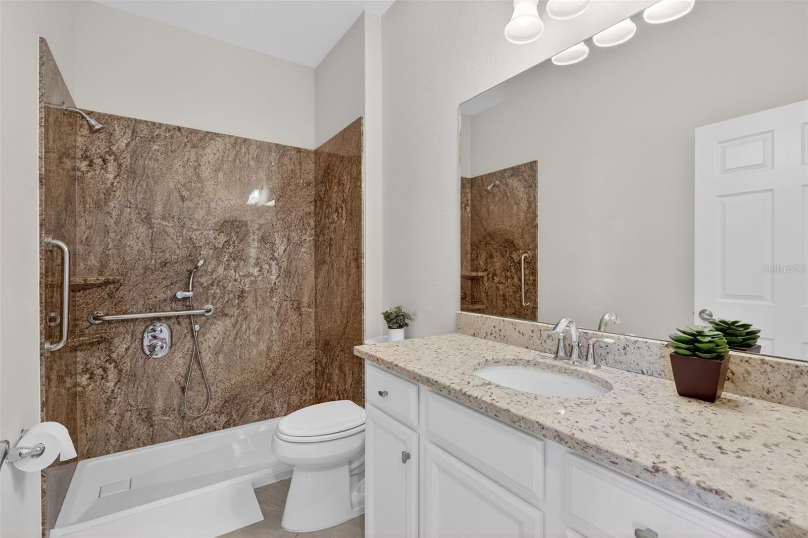 Image 20 of 34 For 17757 Woodland Court