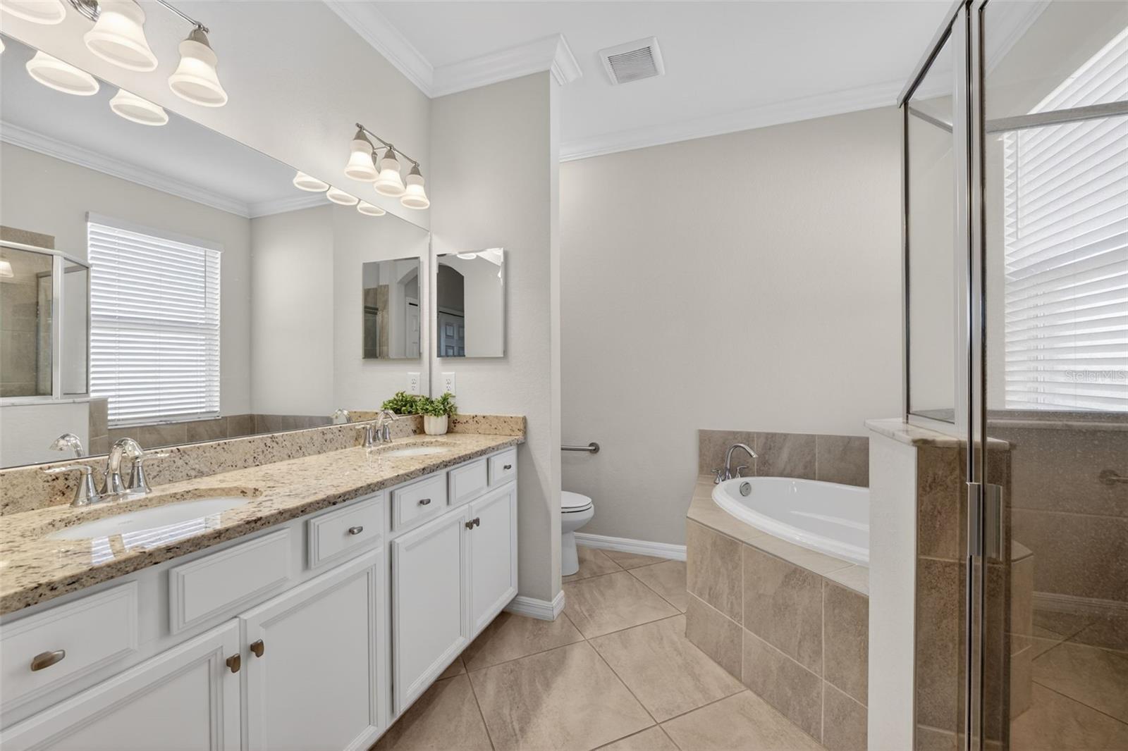 Image 21 of 34 For 17757 Woodland Court