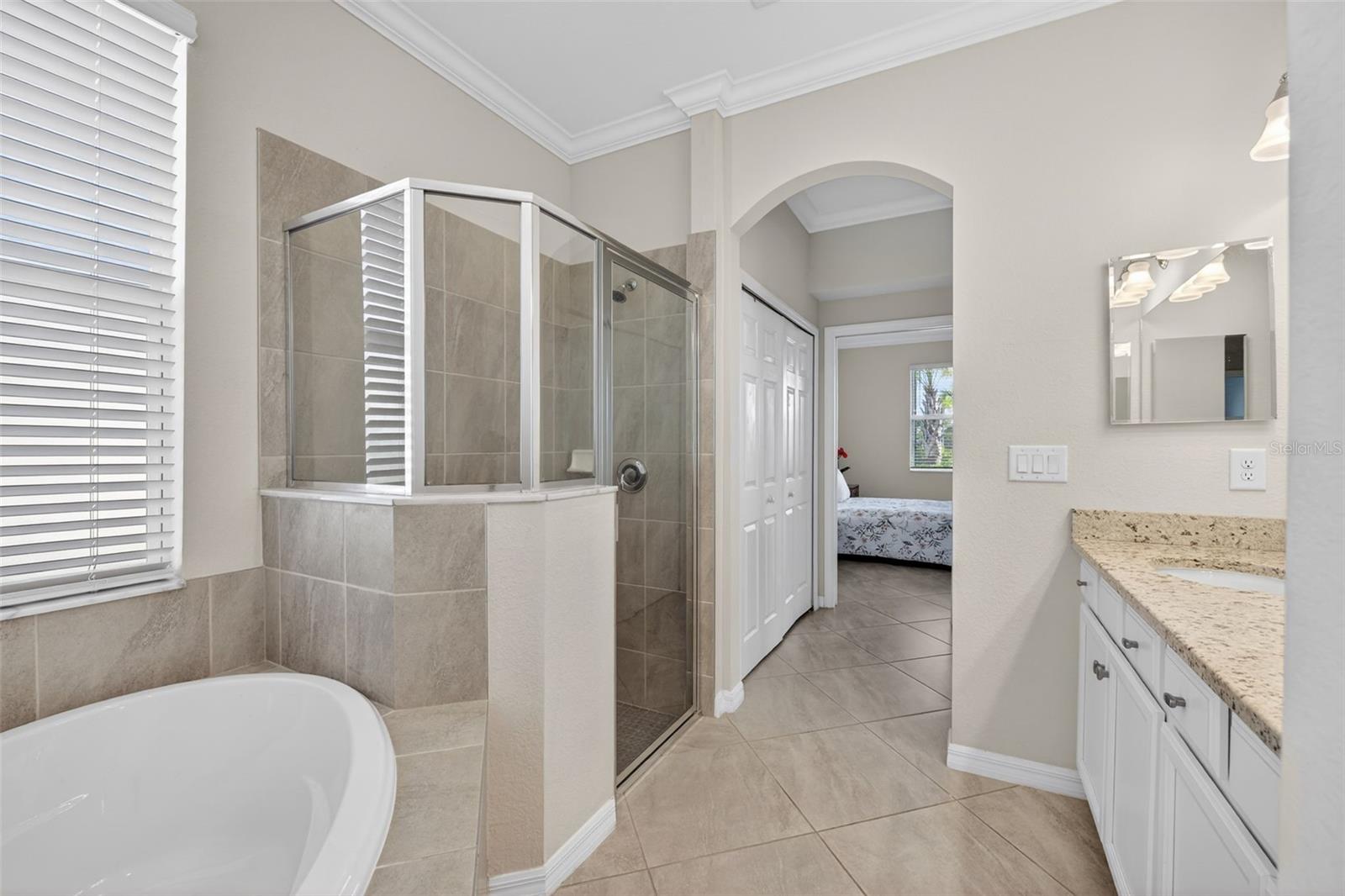 Image 23 of 34 For 17757 Woodland Court