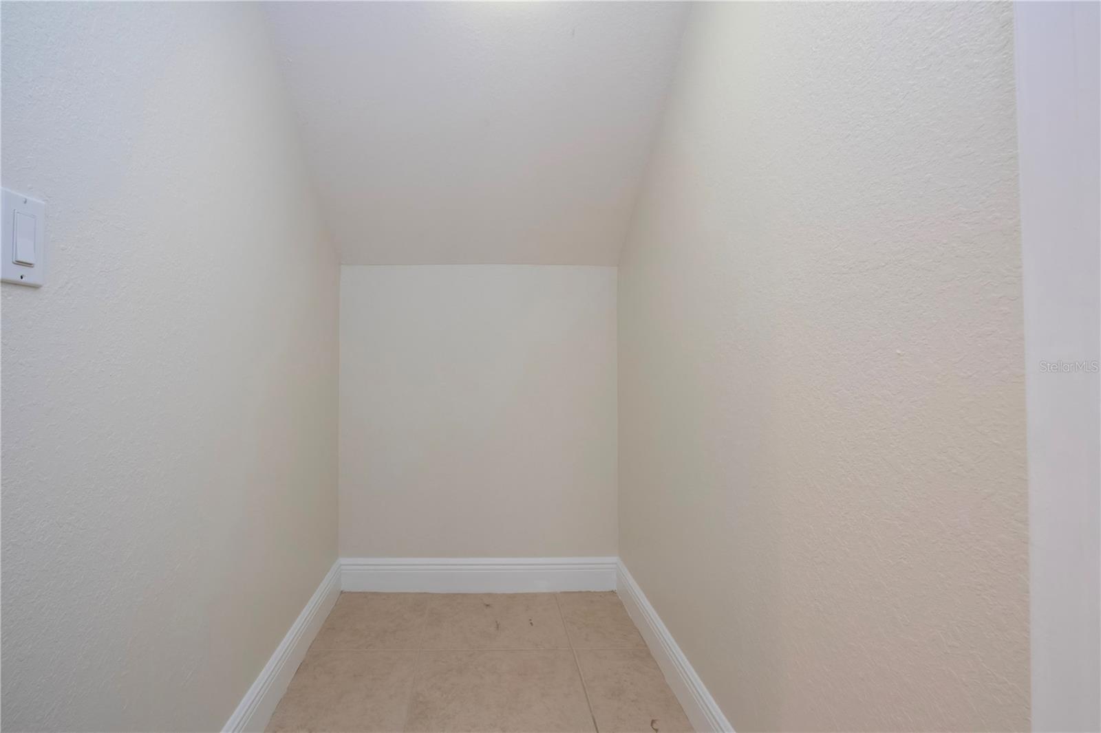 Image 20 of 44 For 8926 Manor Loop 107